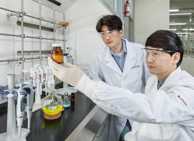 LG디스플레이와 LG화학이 OLED 핵심 소재 'p도판트' 국산화에 성공했다. 사진|LG디스플레이