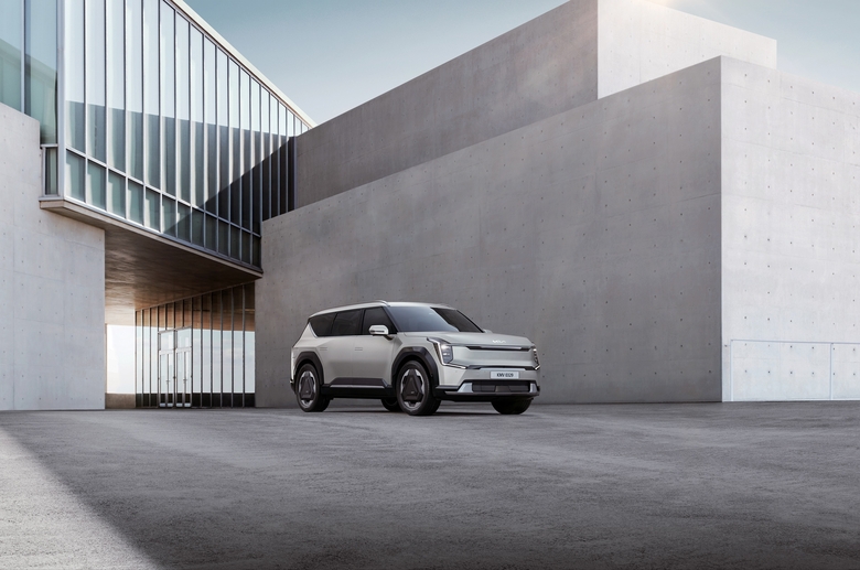 기아 전기 SUV EV9이 영국 ‘2023 탑기어 어워즈’ 올해의 패밀리카를 수상했다. 사진ㅣ현대자동차그룹