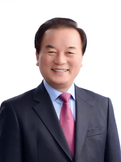 정갑윤 한국교직원공제회 신임 이사장