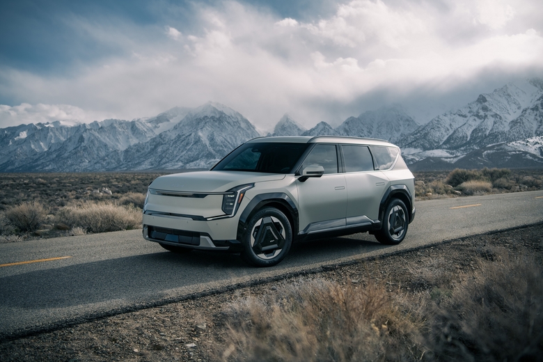 ‘2024 북미 올해의 차’ SUV 부문 수상작으로 선정된 EV9. 사진ㅣ기아