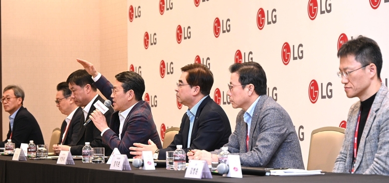 조주완 LG전자 사장이 기자간담회를 진행하고 있다. 사진|LG전자