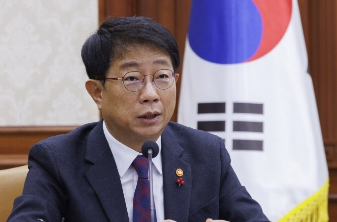 박상우 국토교통부 장관이 비상경제장관회의 겸 물가관계장관회의에서 발언을 하고 있다. 사진ㅣ연합뉴스