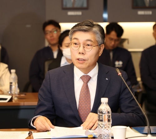 황병우 DGB대구은행장이 2023년 7월 당시 열린 '시중은행 전환 관련 기자간담회'에서 시중은행 전환추진 결정배경과 지향점, 기대효과를 설명하고 있다. 사진ㅣDGB대구은행
