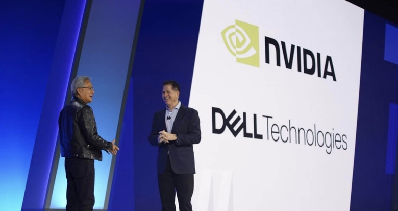 지난 20일 '델 테크놀로지스 월드(Dell Technologies World, DTW) 2024' 기조연설에 오른 젠슨 황 엔비디아 CEO(왼쪽)와 마이클 델 델 테크놀로지스 CEO(오른쪽). 사진|엔비디아
