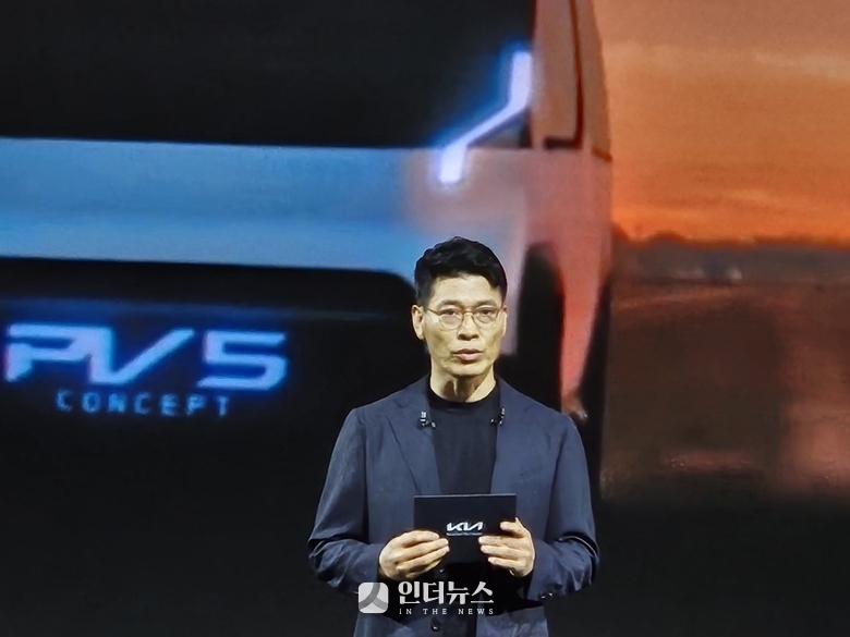 박경업 기아 국내PBV사업실장이 PBV 개발방향 및 판매계획에 대해 설명하고 있다. 사진ㅣ홍승표 기자 