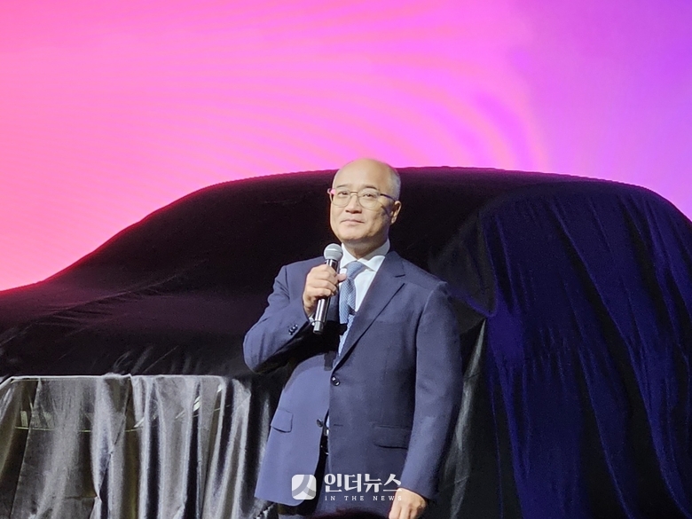 BMW 코리아의 사업방향에 대해 발표하는 한상윤 BMW 그룹 코리아 대표이사. 사진ㅣ홍승표 기자