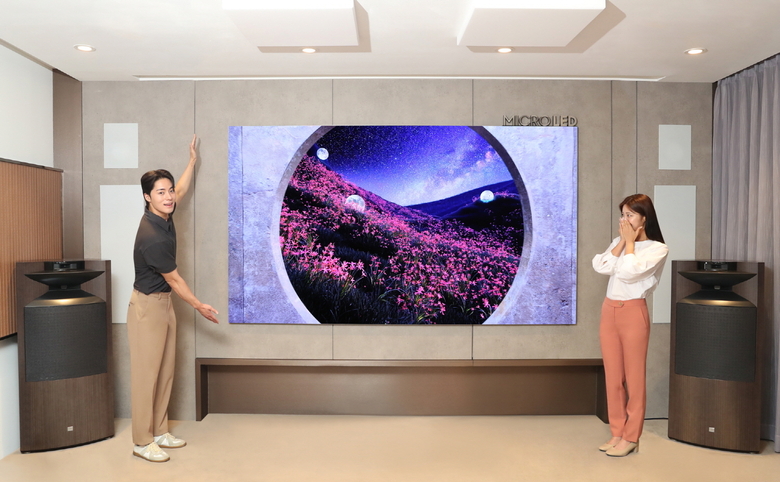 하만 럭셔리 스토어 롯데백화점 잠실점에 전시된 마이크로 LED. 사진|삼성전자
