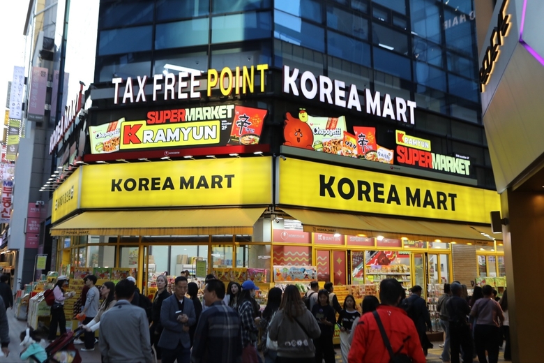 K라면 슈퍼마켓 외경. 사진ㅣ농심