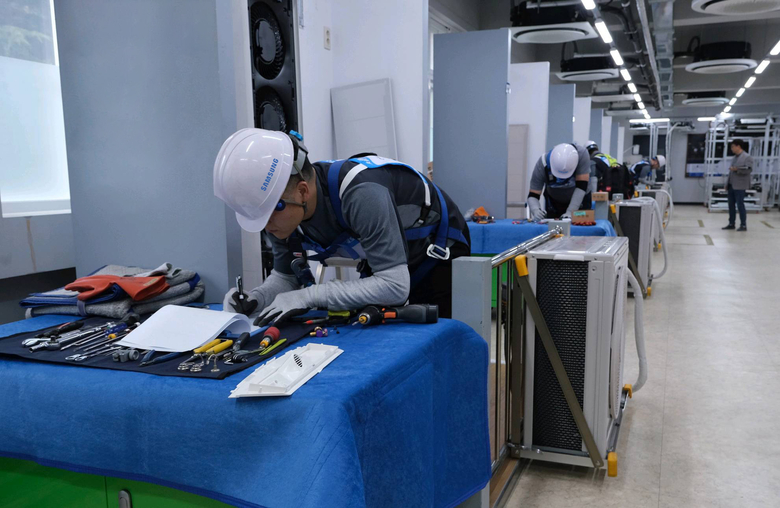 삼성전자서비스 기술경진대회에 참여한 엔지니어들의 모습. 사진|삼성전자