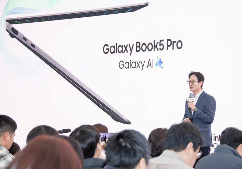 '갤럭시 북5 Pro'에 대해 소개하는 이민철 삼성전자 MX사업부 갤럭시 에코 비즈 팀장(상무). 사진ㅣ삼성전자