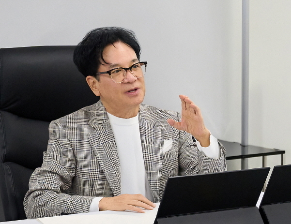 이재현 CJ그룹 회장이 도쿄에서 간담회를 진행하고 있는 모습. 사진ㅣCJ그룹