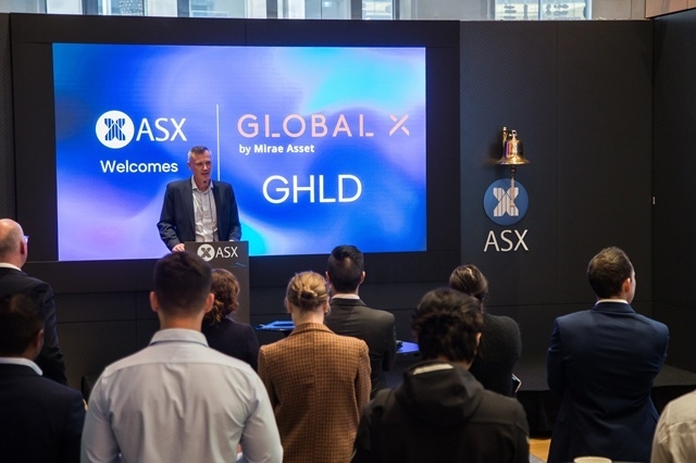 지난 3월 호주 증권거래소(ASX)에서 ‘Global X Gold Bullion Currency Hedged (GHLD AU)’ 신규 상장을 기념해 진행된 오프닝벨 세레모니에서 알렉스 자이카(Alex Zaika) 글로벌엑스 오스트레일리아 대표이사가 연설하고 있다. 사진|미래에셋자산운용.