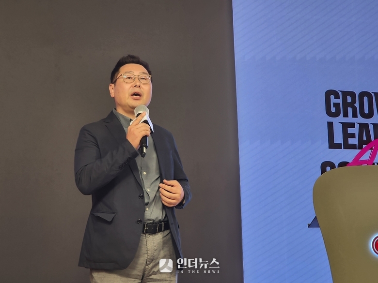 [인더필드] ‘챗봇 S등급’ LG유플 “AICC 앞세워 B2B 개선…올 매출 목표 350억”