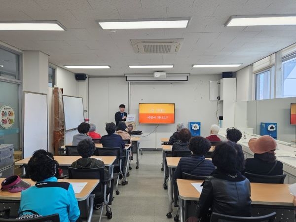 기장군 치매안심센터에서 상반기 한방기공체조교실을 진행하고 있다. 사진ㅣ기장군 