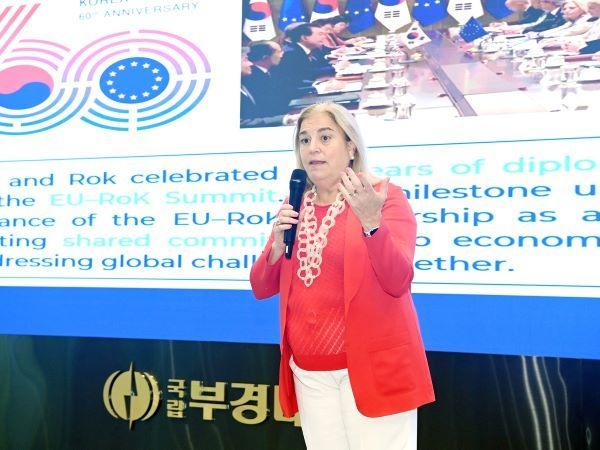 주한유럽연합(EU) 대사 초청 특강. 사진ㅣ국립부경대학교 