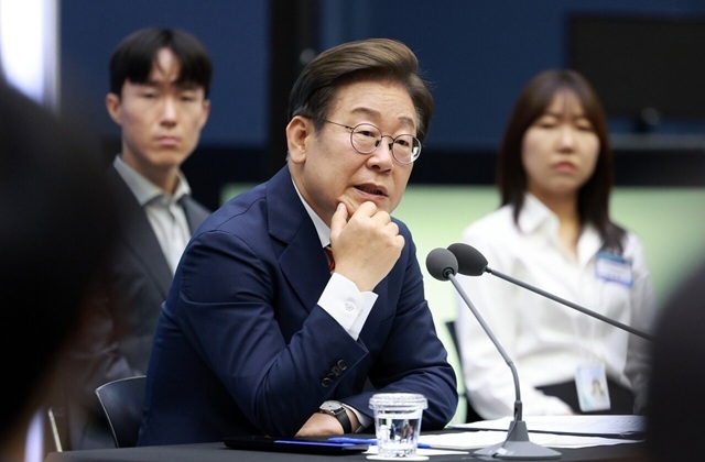 이재명 대통령이 11일 서울 영등포구 한국거래소에서 열린 주식시장 불공정거래 근절을 위한 현장 간담회에서 발언하고 있다. 사진|연합뉴스.