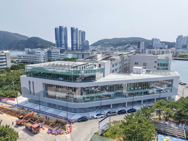 신축 도서관 전경. 사진ㅣ국립한국해양대학교 