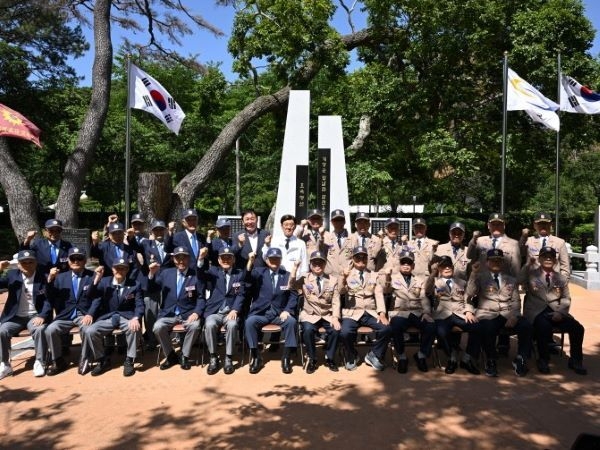 기장군이 월남전 참전 유공자 명비 건립을 완료하고 준공식을 개최하고 있다. 사진ㅣ기장군 