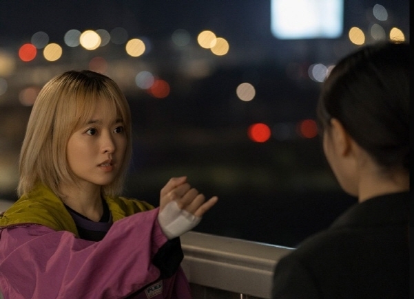 드라마 '미지의 서울'의 주인공 미지(박소영 분)와 미래 사진|tvN