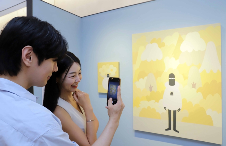 [iN The Scene]“상상·꿈을 노래하는 LY 만나보세요”…신세계 강남점