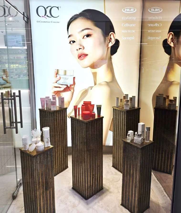 제론셀베인 루마니아 약국 체인 ‘알마 파머시’ 매장 제품 디스플레이. 사진ㅣ제론셀베인 