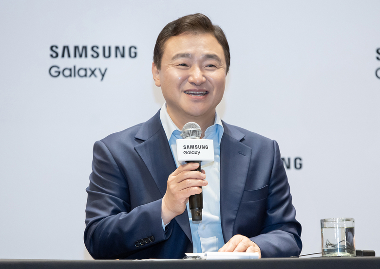 노태문 삼성전자 사장, “올해 4억대 기기에 갤럭시 AI 탑재”…모바일 AI 선도 의지