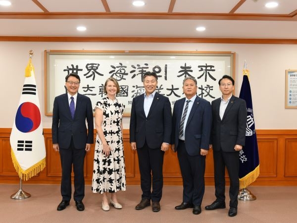 참석자 단체 기념사진ㅣ국립한국해양대학교