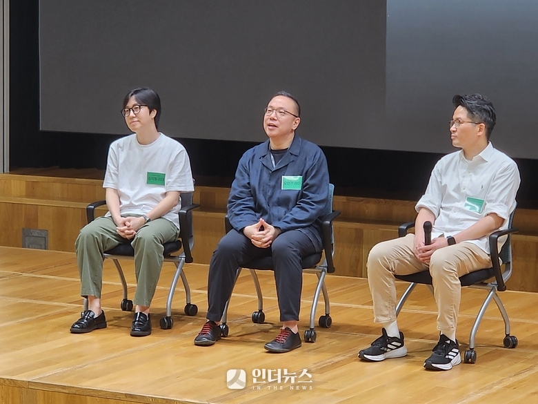 (왼쪽부터) 송지철 네이버 프리즘 스튜디오 리더, 오한기 네이버 리얼타임 엔진 스튜디오 리더, 김성호 네이버 이머시브 미디어 플랫폼 리더. 사진ㅣ인더뉴스