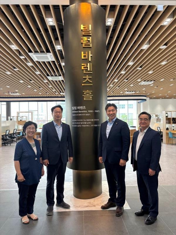 도서관 단체 기념사진ㅣ국립한국해양대학교
