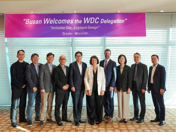 2028 WDC 현지실사단과 박형준 부산 시장 (왼쪽에서 다섯번 째) 사진ㅣ부산광역시