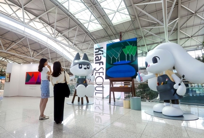 인천공항 제1터미널 밀레니엄홀에서 진행 중인 유영국 화백 특별전 전경. 사진ㅣ신세계면세점