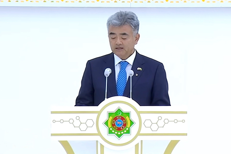 정원주 회장이 투르크메니스탄 미네랄 플랜트 기공식에서 축사를 하고 있다. 사진ㅣ대우건설 