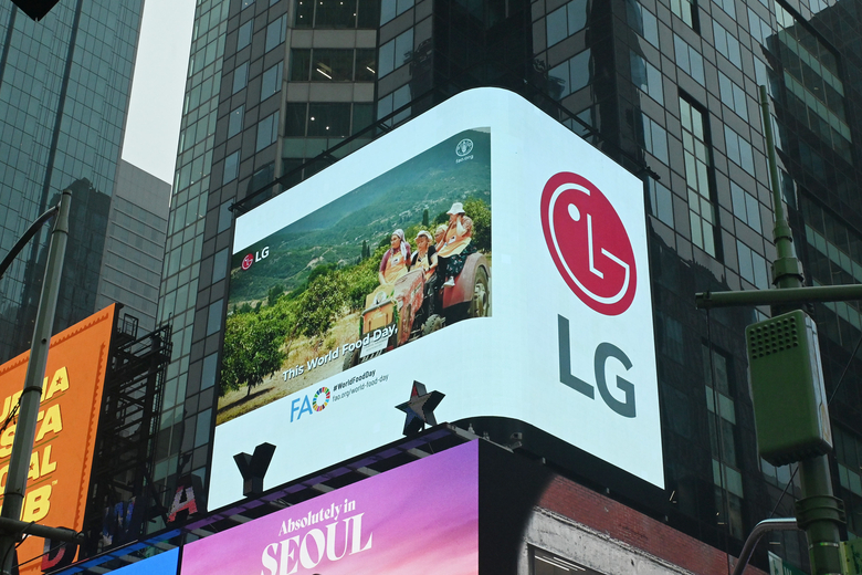LG전자의 '세계 식량의 날' 기념 미국 뉴욕 타임스스퀘어 캠페인 영상. 사진|LG전자