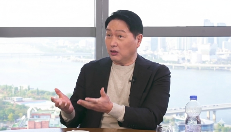 최태원 SK그룹 회장 겸 대한상공회의소 회장이 저성장 해법을 설명하고 있다. 사진|SK