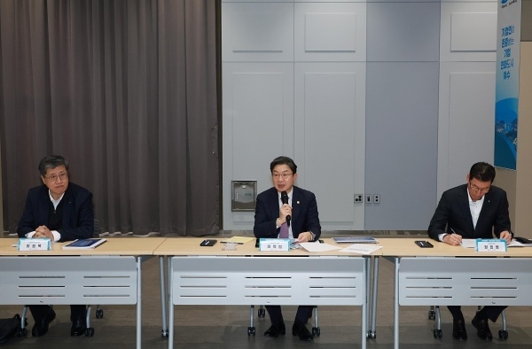 [iN The Scene] 이억원 "생산적금융 엔진 '코스닥' 개선...올해 150개사... - 뉴스 썸네일 이미지