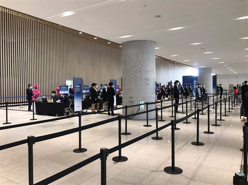 삼성전자는 18일 수원컨벤션센터에서 제51회 주주총회를 열었습니다. 코로나19 우려와 전자투표 도입으로 주총장이 한가했습니다. 사진 | 인더뉴스 / 권지영 기자